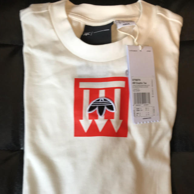 Alexander Wang(アレキサンダーワン)の即日発送 アディダス アレキサンダーワン グラフィックTシャツ Mサイズ メンズのトップス(Tシャツ/カットソー(半袖/袖なし))の商品写真