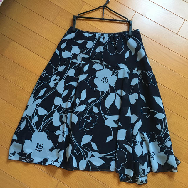 OLIVEdesOLIVE(オリーブデオリーブ)のモノトーンスカート レディースのスカート(ひざ丈スカート)の商品写真