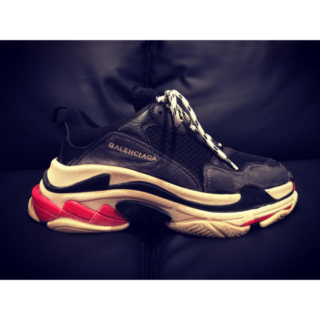 Balenciaga(バレンシアガ)のBALENCIAGA triple s 41 スニーカー ノアール ダート加工 メンズの靴/シューズ(スニーカー)の商品写真