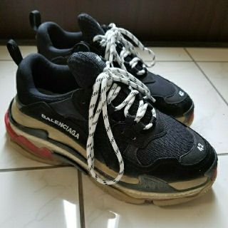 Balenciaga tripleSイタリア製