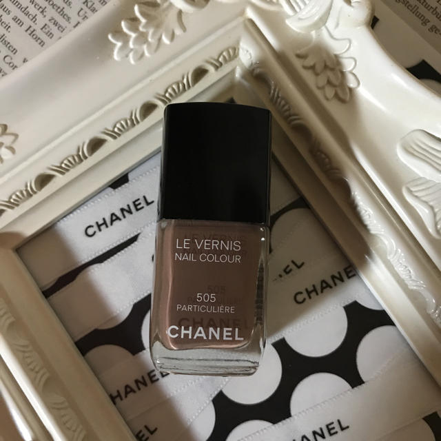 CHANEL(シャネル)の【人気色】シャネルヴェルニ 505 コスメ/美容のネイル(マニキュア)の商品写真