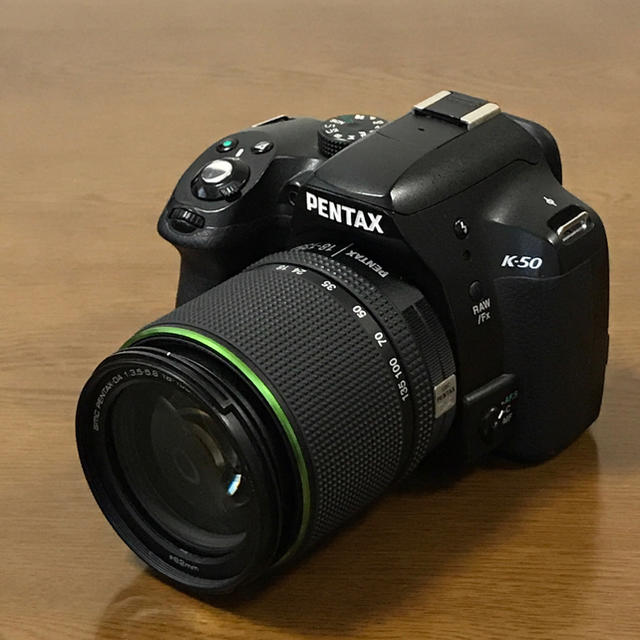 PENTAX K-50 と ズームレンズ 18-135mm