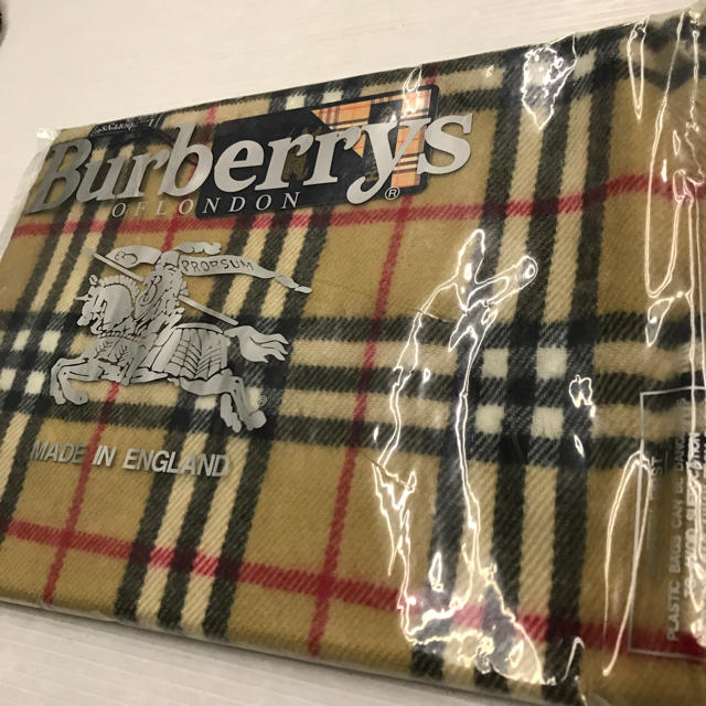 BURBERRY(バーバリー)の未使用 バーバリーラムウール100％ マフラー レディースのファッション小物(マフラー/ショール)の商品写真