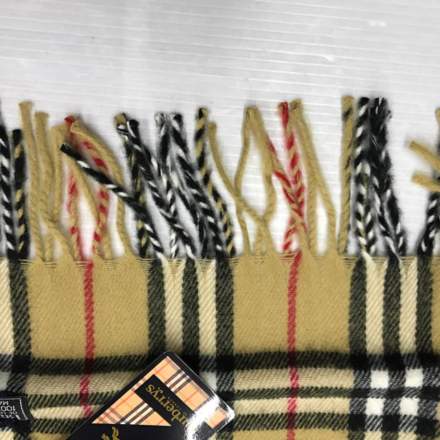 BURBERRY(バーバリー)の未使用 バーバリーラムウール100％ マフラー レディースのファッション小物(マフラー/ショール)の商品写真