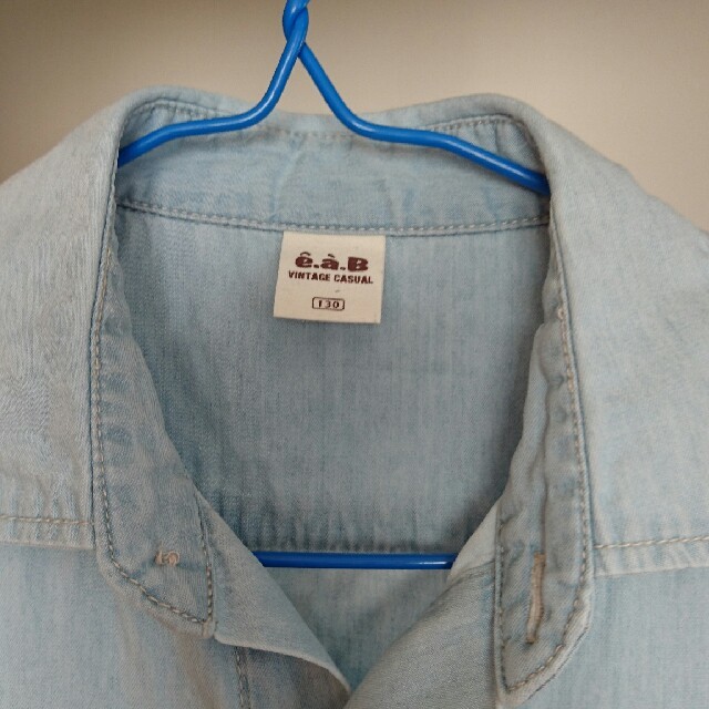 e.a.B(エーアーベー)のeaB デニムシャツ 130 キッズ/ベビー/マタニティのキッズ服女の子用(90cm~)(Tシャツ/カットソー)の商品写真