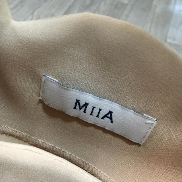 MIIA(ミーア)のMIIA ワンピース ベージュ 新品未使用 レディースのワンピース(ミニワンピース)の商品写真