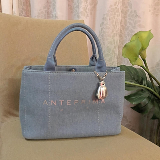 ANTEPRIMAの使えるかっちりトートで爽やか夏コーデ完成