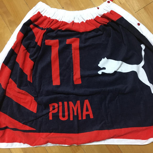 PUMA(プーマ)のべる様 専用☆【PUMA】ラップタオル 縦80㎝ (新品 未使用) スポーツ/アウトドアのスポーツ/アウトドア その他(マリン/スイミング)の商品写真