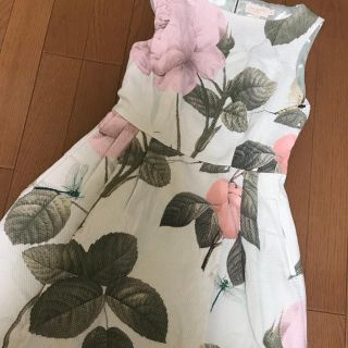 テッドベイカー(TED BAKER)のかしゆか着用♡ted bakerミントグリーン花柄ワンピ(ミニワンピース)