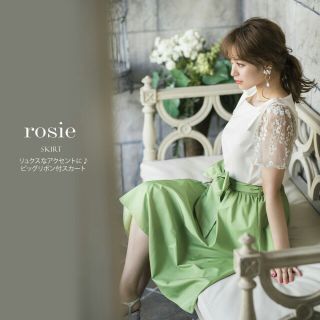 トッコ(tocco)の新品ﾀｸﾞ付き♡新作♡ﾄｯｺｸﾛｰｾﾞｯﾄ♡ﾋﾞｯｸﾞﾘﾎﾞﾝ付ｽｶｰﾄ(ひざ丈スカート)