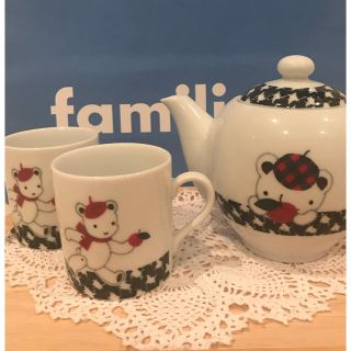 ファミリア(familiar)の【ファミリア♡ファミちゃん 可愛いティーセット】新品(マグカップ)