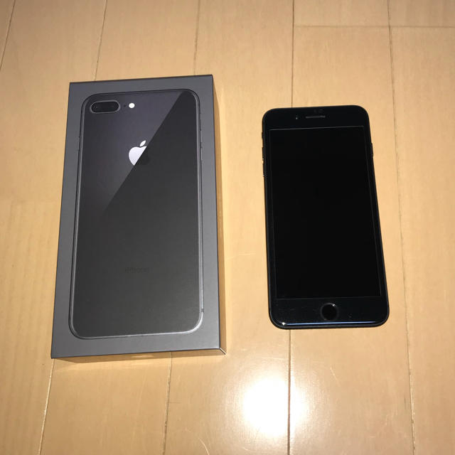 iPhone8 plus 64GB  スペースグレー ドコモ