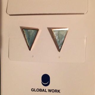 グローバルワーク(GLOBAL WORK)のスモーキーカラー三角ピアス(ピアス)