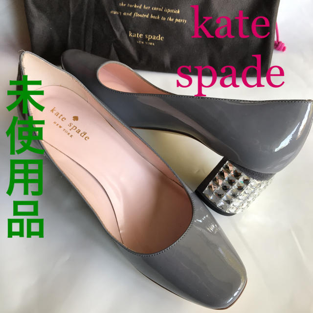 kate spade new york(ケイトスペードニューヨーク)の【新品】 ケイトスペード パンプス エナメル  ラインストーン チャンキーヒール レディースの靴/シューズ(ハイヒール/パンプス)の商品写真