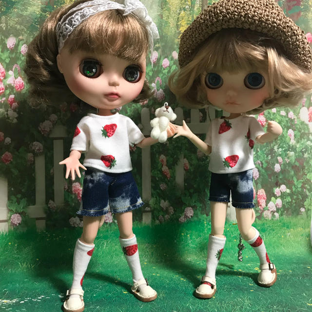 #58 苺の姉妹コーデ ハンドメイドのぬいぐるみ/人形(人形)の商品写真