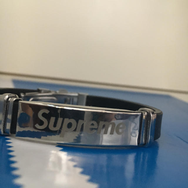 Supreme ブレスレット メンズのアクセサリー(ブレスレット)の商品写真