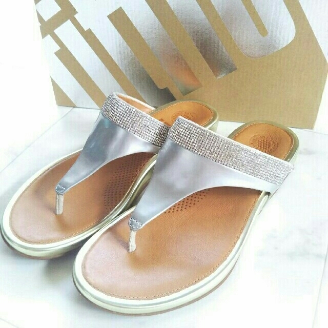 fitflop(フィットフロップ)のフィットフロップ♡バンダマイクロクリスタル サンダル ペールゴールド レディースの靴/シューズ(サンダル)の商品写真