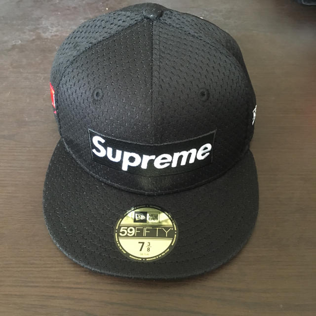 Supreme(シュプリーム)のシュプリーム ニューエラ 3/8黒 メンズの帽子(キャップ)の商品写真