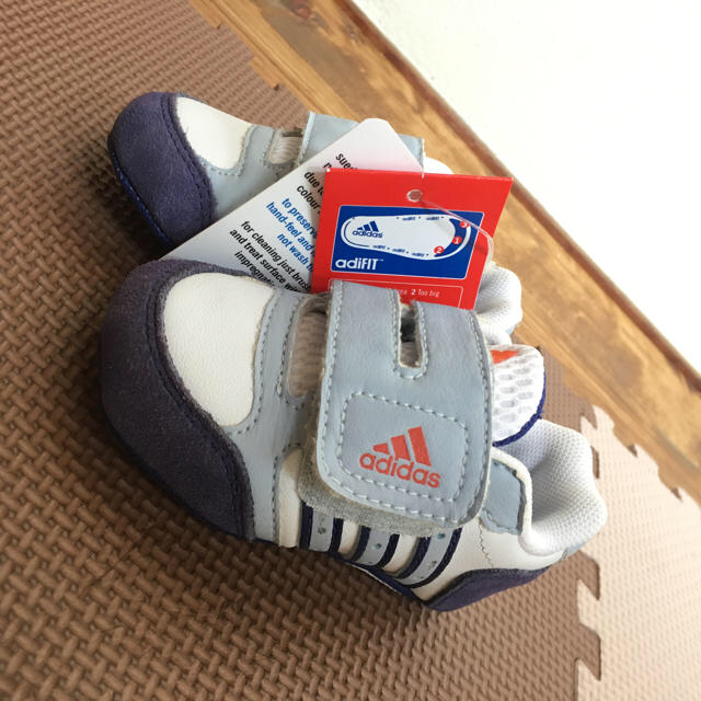 adidas(アディダス)のadidas ルームシューズ 10cm キッズ/ベビー/マタニティのベビー靴/シューズ(~14cm)(スニーカー)の商品写真