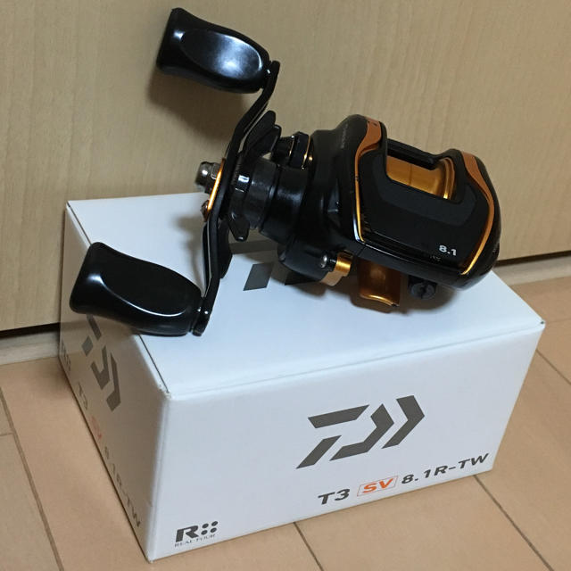 DAIWA(ダイワ)のDaiwa T3SV 8.1R (ジャンク扱い＆おまけ付き) スポーツ/アウトドアのフィッシング(リール)の商品写真