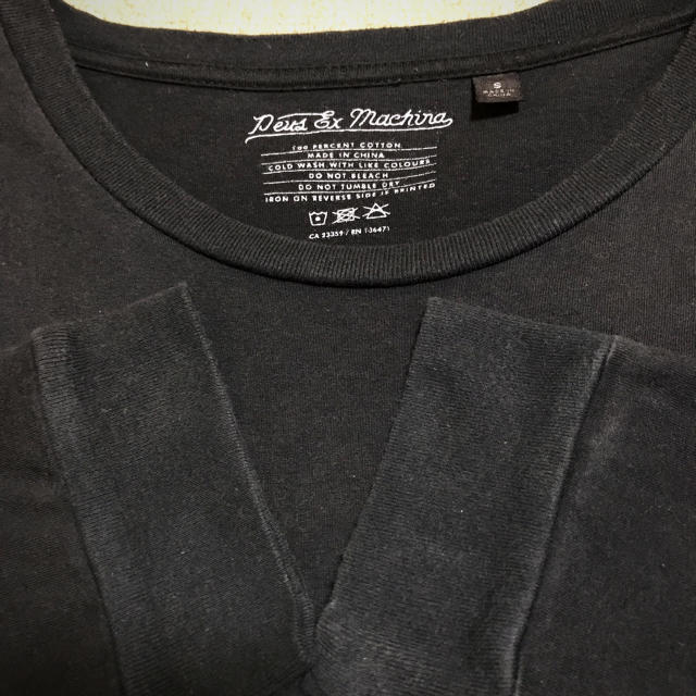 Deus ex Machina(デウスエクスマキナ)のDEUS ◆ メンズ 長袖Tシャツ 黒 メンズのトップス(Tシャツ/カットソー(七分/長袖))の商品写真
