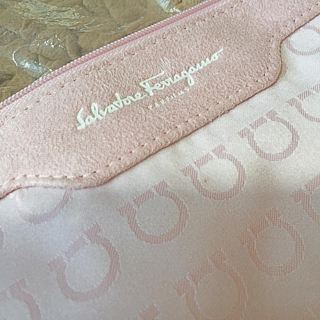 Ferragamo(フェラガモ)のフェラガモ⋆非売品ポーチ⋆ノベルティ⋆未使用品 レディースのファッション小物(ポーチ)の商品写真