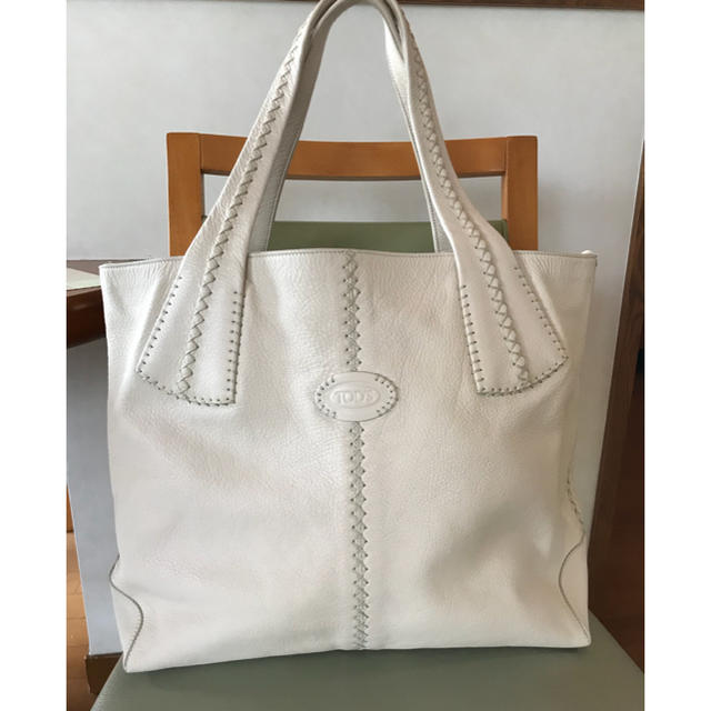 TOD'S - お値下げ中 トッズ トートバッグ 新品 TOD'Sのトートバッグ TOD'S - お値下げ中 トッズ トートバッグ 新品 TOD'Sのトートバッグ