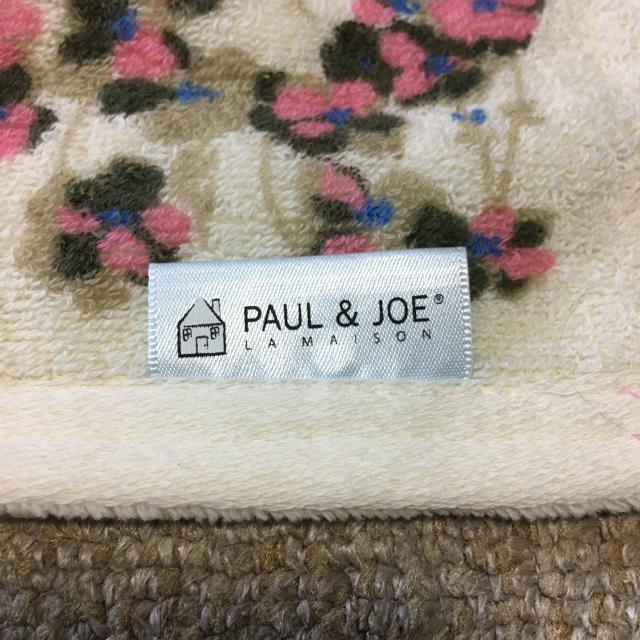 PAUL & JOE(ポールアンドジョー)のPAUL&JOE タオル ハンカチ レディースのファッション小物(ハンカチ)の商品写真