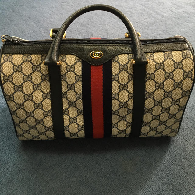 Gucci(グッチ)の☆Aki様専用☆オールドグッチ☆シェリーライン美品 ネイビー ボストンバッグ レディースのバッグ(ボストンバッグ)の商品写真