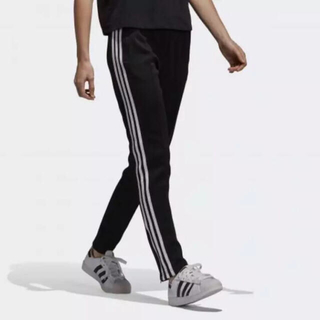 アディダス(adidas)の最安 adidas sst cuffed track pants(その他)