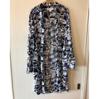 エイチアンドエム(H&M)のH&M ボタニカル柄 ロングシャツ(シャツ/ブラウス(長袖/七分))