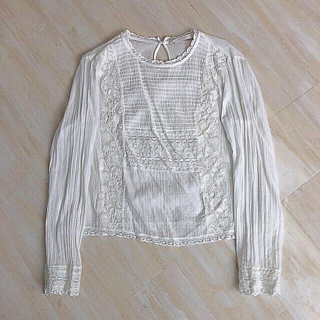 ZARA(ザラ)のZARA 刺繍ブラウス♡ レディースのトップス(シャツ/ブラウス(長袖/七分))の商品写真