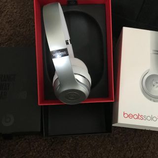 ビーツバイドクタードレ(Beats by Dr Dre)のBeats Solo3 シルバー(ヘッドフォン/イヤフォン)