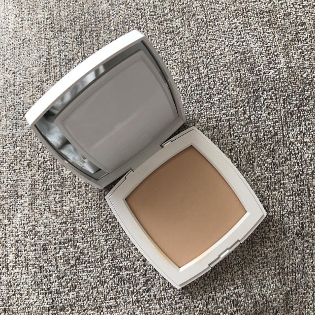 CHANEL(シャネル)のシャネル LE BLANC 10 BEIGE コスメ/美容のベースメイク/化粧品(ファンデーション)の商品写真