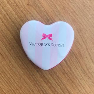 ヴィクトリアズシークレット(Victoria's Secret)のVictoria’s Secret ハート缶(ポーチ)