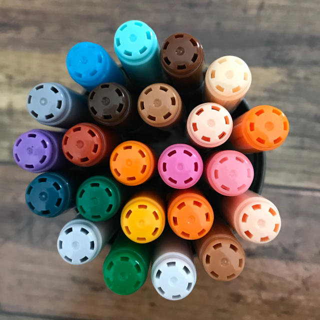 コピック 23本セット COPIC ciao エンタメ/ホビーのアート用品(カラーペン/コピック)の商品写真