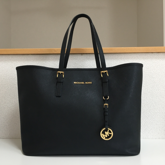 Michael Kors(マイケルコース)の【美品】マイケルコース トートバッグ ショルダーバッグ 黒 大きめ レディースのバッグ(トートバッグ)の商品写真