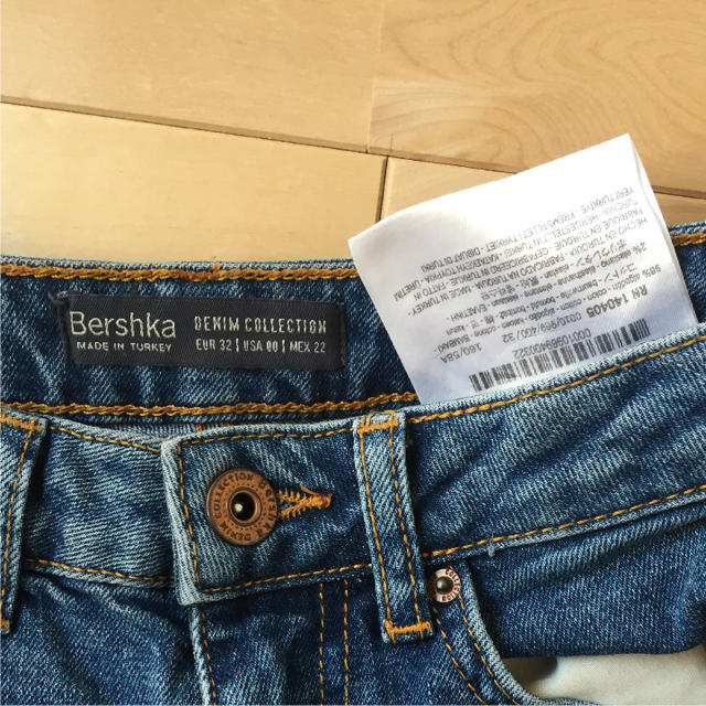 Bershka(ベルシュカ)のデニムBershkaフリンジデニムzara24位 レディースのパンツ(デニム/ジーンズ)の商品写真