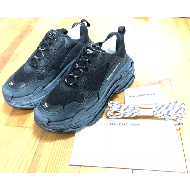 【人気No.1】 Balenciaga - 39 Noir(加工あり) s triple BALENCIAGA スニーカー 【人気No.1】 Balenciaga - 39 Noir(加工あり) s triple BALENCIAGA スニーカー