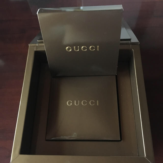 Gucci - GUCCI 時計箱 (外装箱、外箱、時計内箱) 取説書の通販 by あゆみ1002's shop｜グッチならラクマ