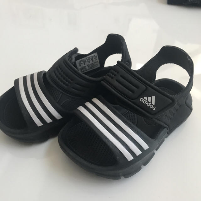 adidas(アディダス)のアディダス キッズ サンダル キッズ/ベビー/マタニティのベビー靴/シューズ(~14cm)(サンダル)の商品写真