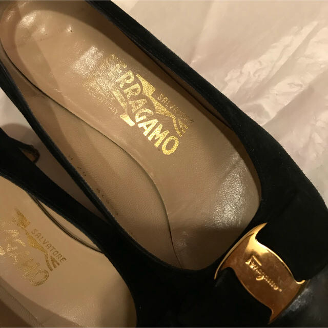 Salvatore Ferragamo(サルヴァトーレフェラガモ)のSalvatole Ferragama パンプス レディースの靴/シューズ(ハイヒール/パンプス)の商品写真