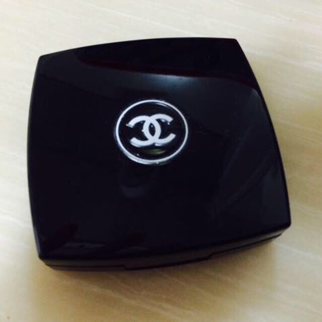 CHANEL(シャネル)のCHANEL アイシャドウ コスメ/美容のベースメイク/化粧品(その他)の商品写真