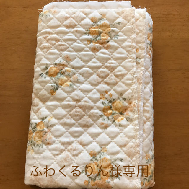 LAURA ASHLEY(ローラアシュレイ)の[ふわくるりん様専用]キルティング 端切れ布地 ハンドメイドの素材/材料(生地/糸)の商品写真