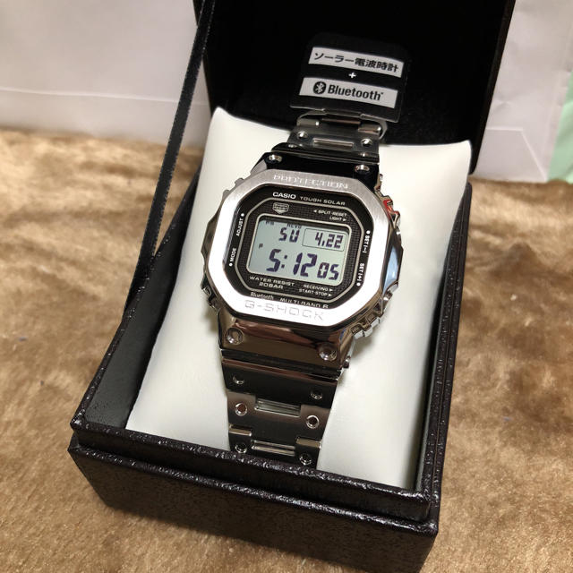 CASIO(カシオ)のG-SHOCK GMW-B5000D-1JF 新品未使用 シルバー 35周年 メンズの時計(腕時計(デジタル))の商品写真