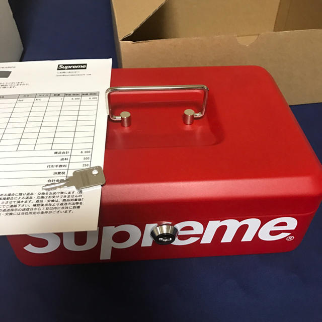 Supreme(シュプリーム)のsupreme  BOX メンズのトップス(その他)の商品写真