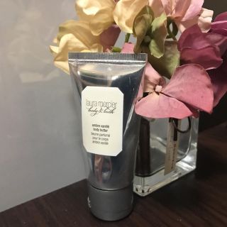 ローラメルシエ(laura mercier)のメルシエ アンバーバニラ (ボディクリーム)