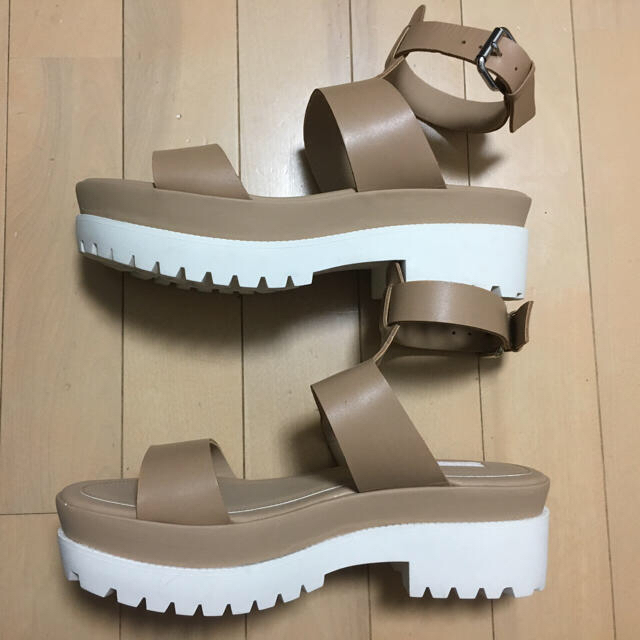 新品☆未使用 TOPSHOP 厚底サンダル 26.5cm gndtunisia.com