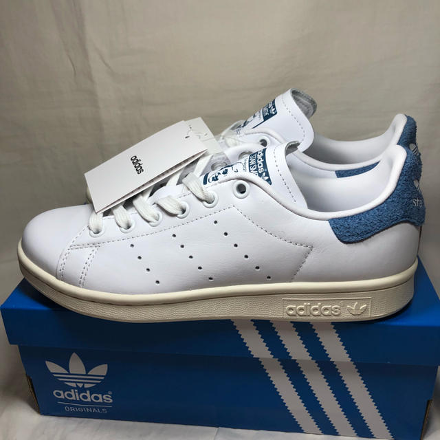 adidas(アディダス)の新品★アディダス  adidas  スタンスミス  ブルー  23.5  正規品 レディースの靴/シューズ(スニーカー)の商品写真