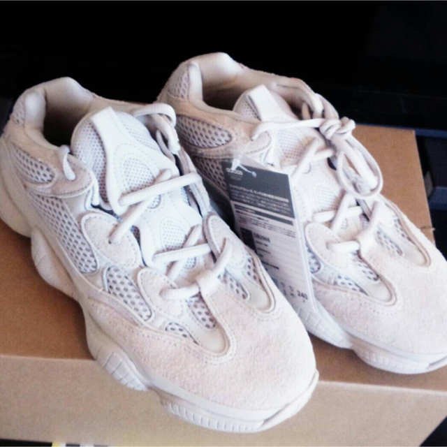 adidas(アディダス)の【24cm】Adidas yeezy 500 blush メンズの靴/シューズ(スニーカー)の商品写真